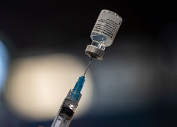 Κορονοϊός: Ανοίγει την Πέμπτη η πλατφόρμα για την 4η δόση εμβολιασμού – Ποιους αφορά