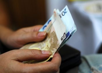Η «λυπητερή» για μισθωτούς και συνταξιούχους