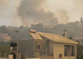 Η φωτιά αφήνει πίσω της άστεγους – Πέντε μέτρα στήριξης για τους πυρόπληκτους