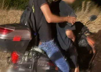 Φωτιά στα Συχαινά – Οι πρώτες εικόνες των 2 συλληφθέντων στο σημείο του εμπρησμού – Πώς ταυτοποιήθηκαν