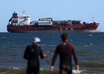 Το πετρέλαιο κάτω από τα 75 δολάρια για πρώτη φορά από την έναρξη του πολέμου