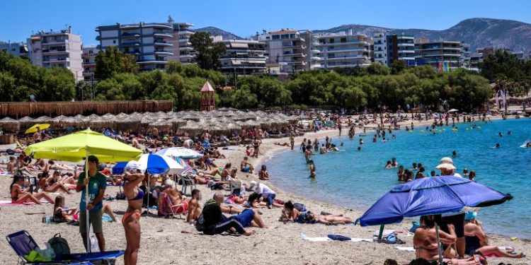 Σχεδόν 380 θάνατοι από πνιγμό ετησίως στην Ελλάδα – Οδηγίες του ΕΟΔΥ για ασφαλή κολύμβηση