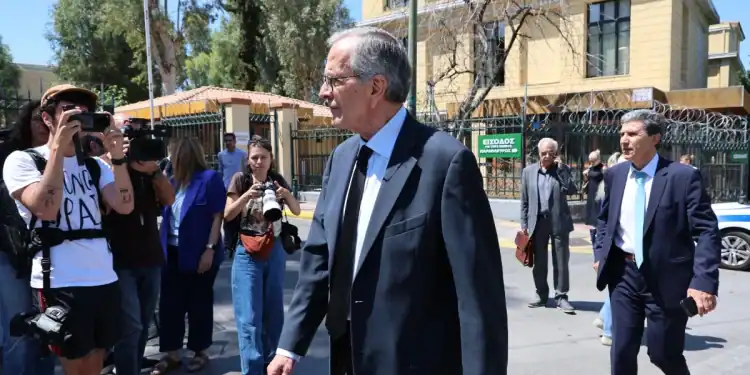 Δίκη Βαλυράκη: Στο δικαστήριο κατέθεσε ο Αντώνης Σαμαράς – «Ναυαγοσώστης θα μπορούσε να πνιγεί, ο Σήφης όχι»