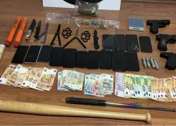 Αποκαλυπτικοί διάλογοι της συμμορίας που πουλούσε ναρκωτικά σε ανήλικους: «Μπρο, στήνω 10 δουλειές να κόβω 10 χιλιάρικα τον μήνα»