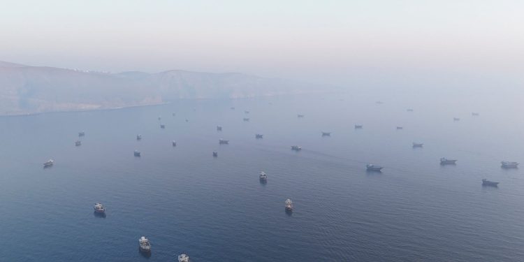 Εκκένωση 11.000 ναυτικών από τον Κόλπο λόγω του πολέμου στη Μέση Ανατολή