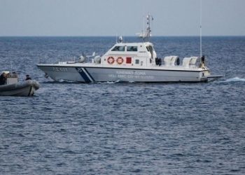 Εντοπισμός και διάσωση 38 μεταναστών νότια της Γαύδου