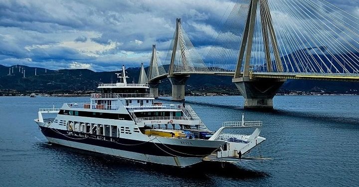 Το πορθμείο του Ρίου – Αντιρρίου παραμένει ζωντανό με έξι φέρι – μποτ και 70 εργαζόμενους