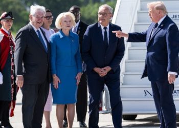 ΗΠΑ: Ο Τραμπ λέει ότι πλοία που μεταφέρουν πετρέλαιο αρχίζουν να βγαίνουν από τα Στενά του Ορμούζ