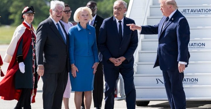 ΗΠΑ: Ο Τραμπ λέει ότι πλοία που μεταφέρουν πετρέλαιο αρχίζουν να βγαίνουν από τα Στενά του Ορμούζ