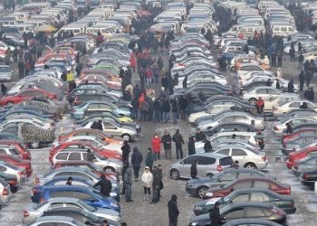 Εξαρθρώθηκε κύκλωμα που έκλεβε αυτοκίνητα, τα παραποιούσε και τα μεταπωλούσε – Έγιναν 13 συλλήψεις