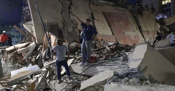 Σκηνές Αποκάλυψης στη Βενεζουέλα: Διπλός σεισμός 7,2 και 7,5 Ρίχτερ – Φόβοι για χιλιάδες νεκρούς
