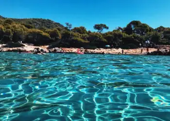 Καλοκαίρι και υγεία: Γιατί αυξάνονται οι ουρολοιμώξεις και οι μυκητιάσεις