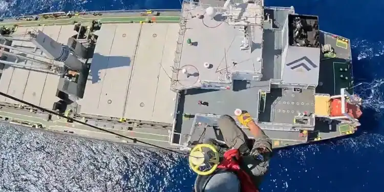 Το εντυπωσιακό βίντεο αεροδιακομιδής ναυτικού