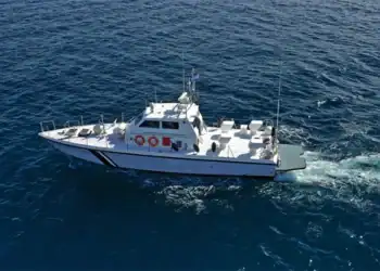 Μεγάλη επιχείρηση για τη διάσωση 8χρονου με σωσίβιο που παρασύρθηκε στα ανοιχτά παραλίας της Κρήτης