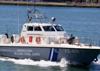 Σκάφος με 10 άτομα έμπασε νερά ανοιχτά των Χανίων – Διασώθηκαν από το Λιμενικό πλήρωμα και επιβάτες