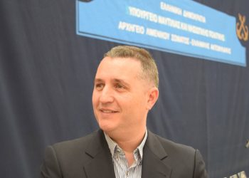Όταν το καθήκον δεν τελειώνει με τη στολή: Ο Ανθυπασπιστής Λ.Σ. Δημήτρης Γκιουρτζίδης παρέδωσε βαλίτσα με κοσμήματα και μεγάλο χρηματικό ποσό