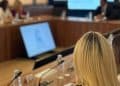 Γυναίκα, οικογένεια και Λιμενικό: Η παγίδα των στερεοτύπων πίσω από μια επικοινωνιακή πρωτοβουλία