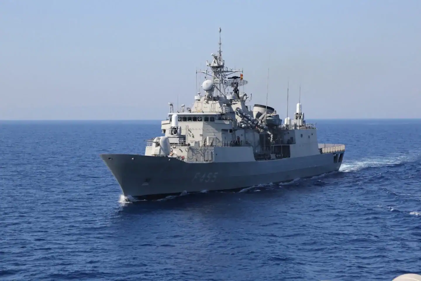 Ναυπηγεία Σκαραμαγκά για τον εκσυγχρονισμό φρεγατών MEKO: «Επιβεβαιώνεται η εμπιστοσύνη ΥΠΕΘΑ – Πολεμικού Ναυτικού»