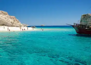 Το νησί των Δωδεκανήσων που επενδύει στον βιώσιμο τουρισμό χωρίς να θυσιάζει την αυθεντικότητά του