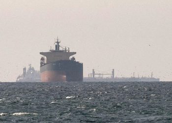 Στενά του Ορμούζ: Έξι μισθοί στα πληρώματα για ένα ταξίδι στον πιο επικίνδυνο θαλάσσιο διάδρομο του κόσμου