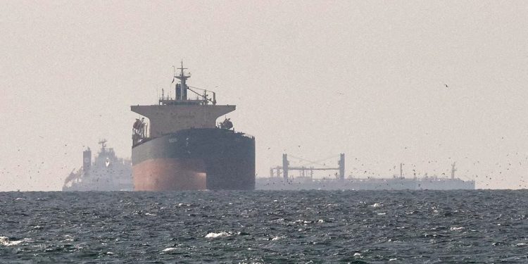 Στενά του Ορμούζ: Έξι μισθοί στα πληρώματα για ένα ταξίδι στον πιο επικίνδυνο θαλάσσιο διάδρομο του κόσμου