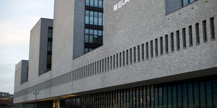 Europol: Ελληνική επιχείρηση εξάρθρωσε κύκλωμα διακίνησης μεταναστών – Επτά συλλήψεις σε τρεις χώρες