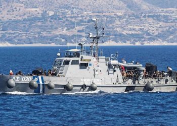 Κατερίνη: Λέμβος ανατράπηκε την Ολυμπιακή Ακτή – Διασώθηκαν τρεις