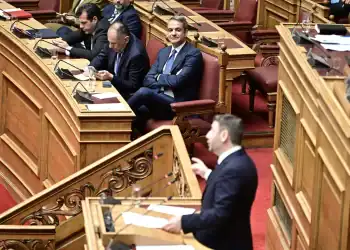 Βουλή: Μητσοτάκης και Ανδρουλάκης έκαναν την αναθεώρηση προεκλογικό ντιμπέιτ