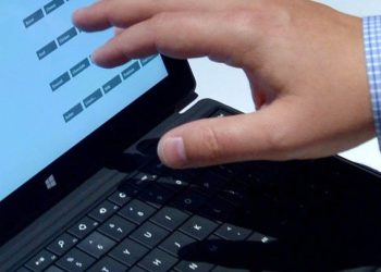 AI Act: Τι αλλάζει για πολίτες, επιχειρήσεις και Δημόσιο – Το νέο πλαίσιο για την Τεχνητή Νοημοσύνη στην Ελλάδα